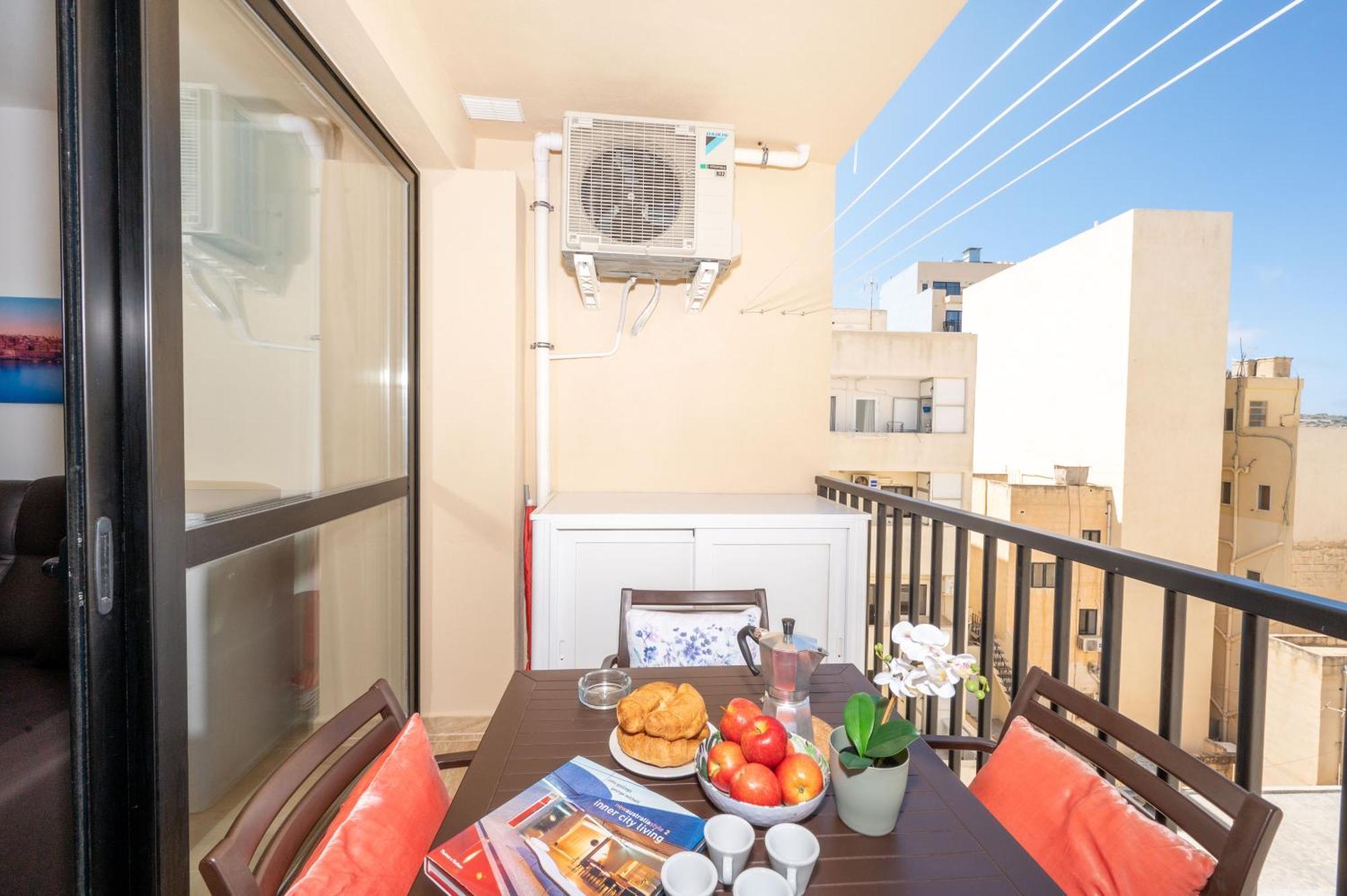 Sea Bliss Apartments With Terrace Just Off Seafront In St Paul'S Bay - By Getawaysmalta St. Paul's Bay Exteriér fotografie